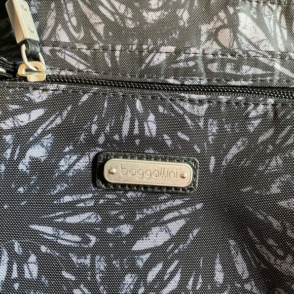 Purse/Travel Bag - Picture 2 of 7